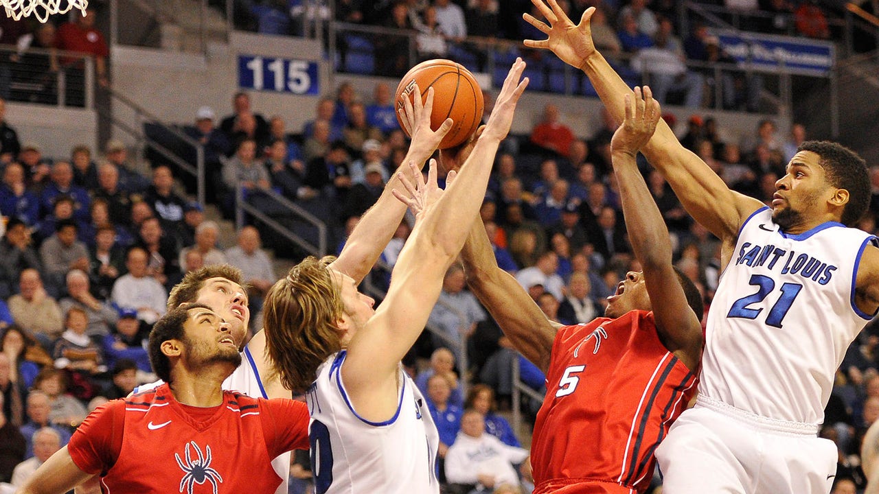 Recap: No. 19 Saint Louis whips Richmond 77-57